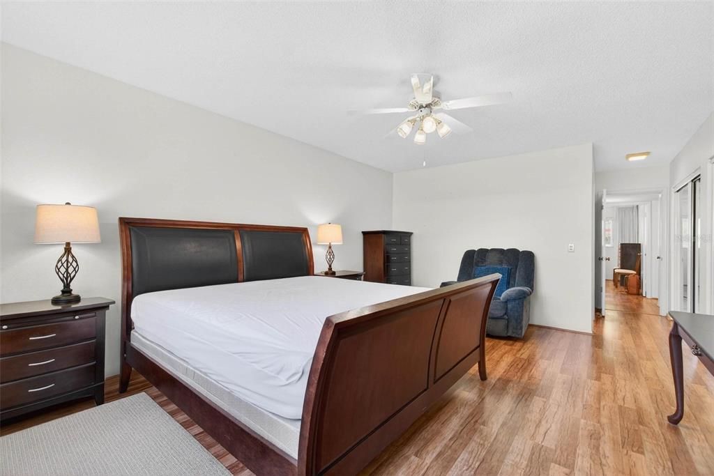 В аренду: $1,700 (2 спален, 2 ванн, 1360 Квадратных фут)