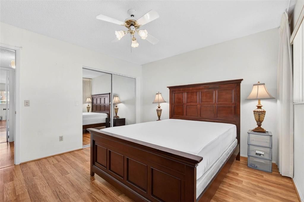 В аренду: $1,700 (2 спален, 2 ванн, 1360 Квадратных фут)