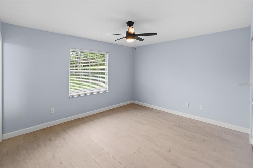 For Sale: $249,900 (2 beds, 2 baths, 1100 Square Feet)