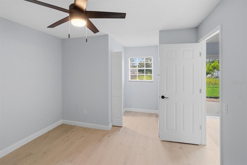 For Sale: $249,900 (2 beds, 2 baths, 1100 Square Feet)