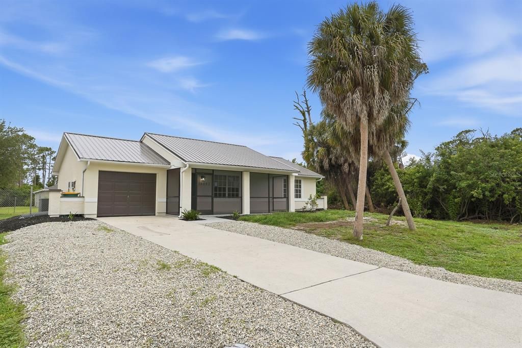 For Sale: $249,900 (2 beds, 2 baths, 1100 Square Feet)