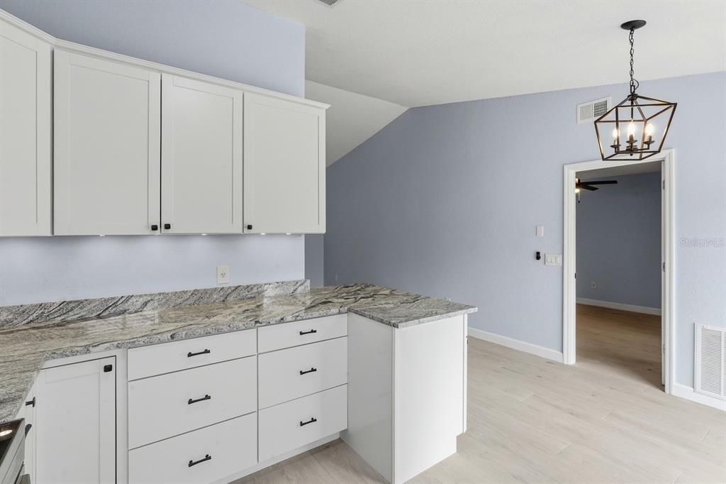 For Sale: $249,900 (2 beds, 2 baths, 1100 Square Feet)