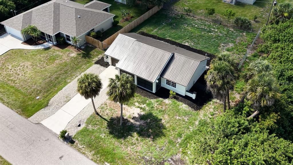 For Sale: $249,900 (2 beds, 2 baths, 1100 Square Feet)