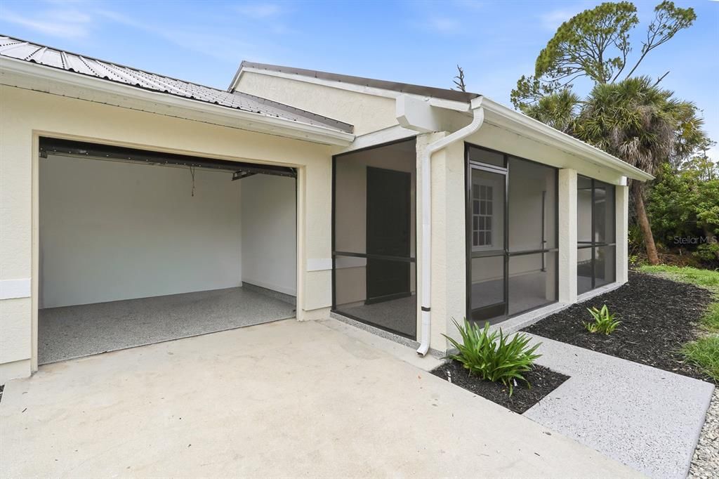 For Sale: $249,900 (2 beds, 2 baths, 1100 Square Feet)