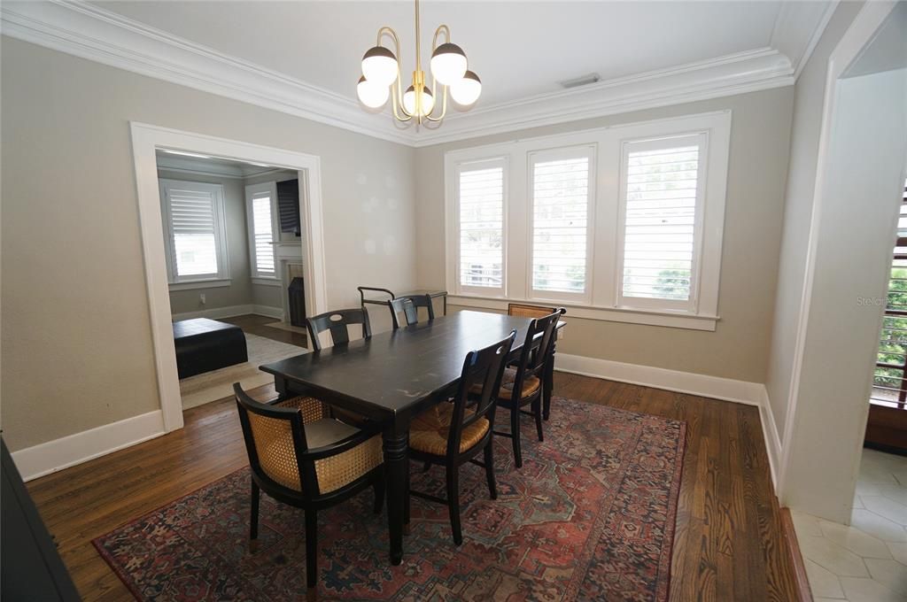 For Rent: $4,995 (4 beds, 2 baths, 2525 Square Feet)