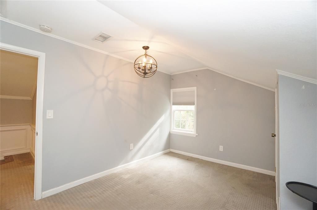 For Rent: $4,995 (4 beds, 2 baths, 2525 Square Feet)