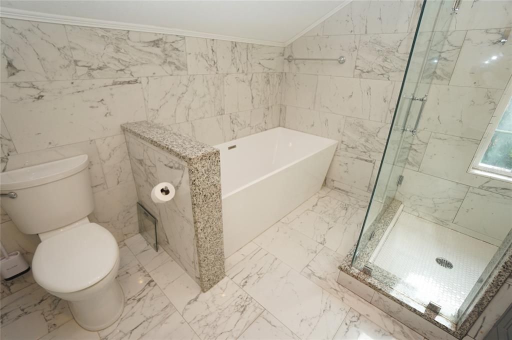For Rent: $4,995 (4 beds, 2 baths, 2525 Square Feet)