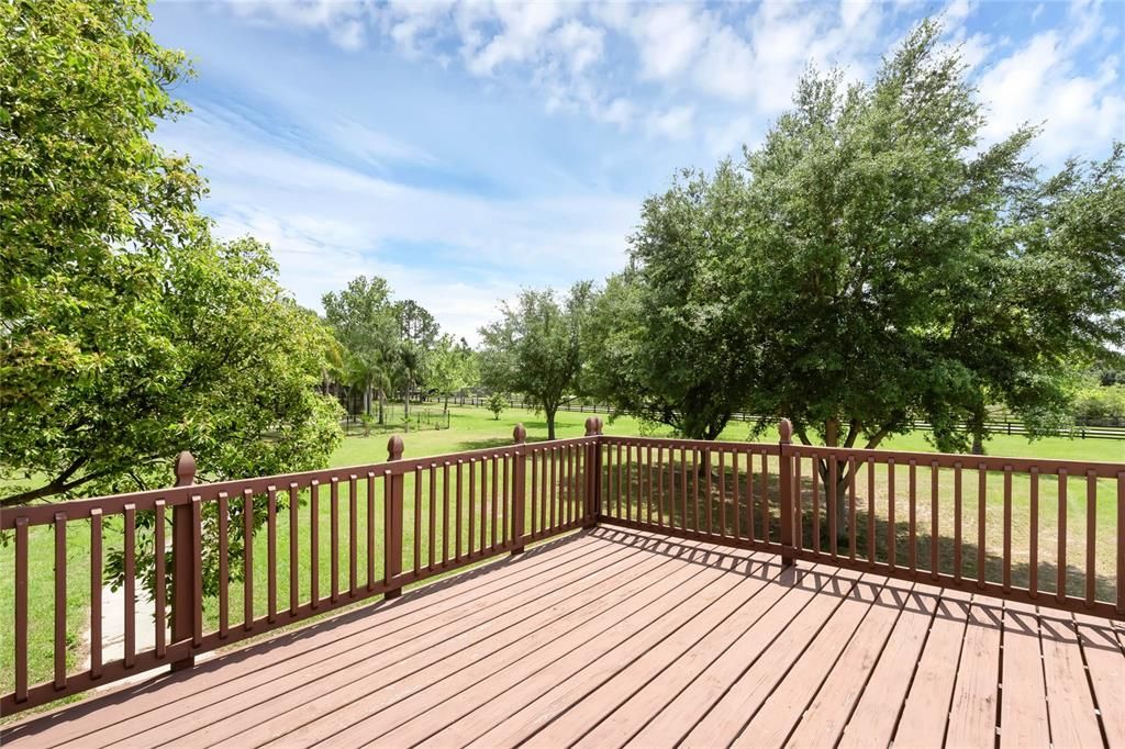 Active With Contract: $700,000 (3 beds, 2 baths, 1708 Square Feet)