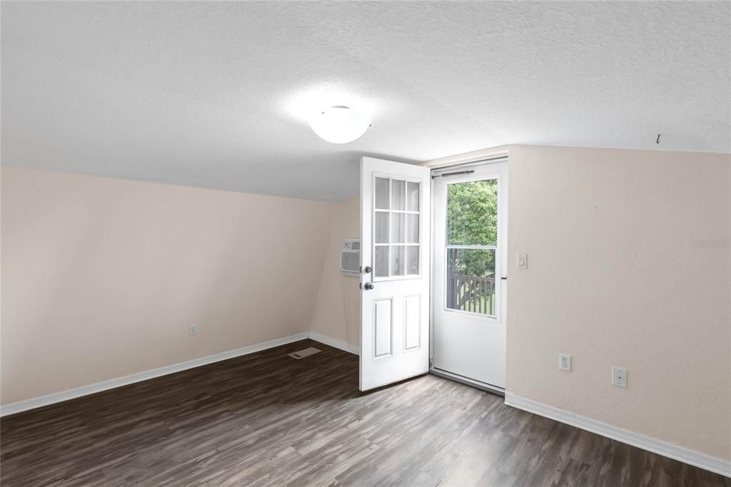 Active With Contract: $700,000 (3 beds, 2 baths, 1708 Square Feet)