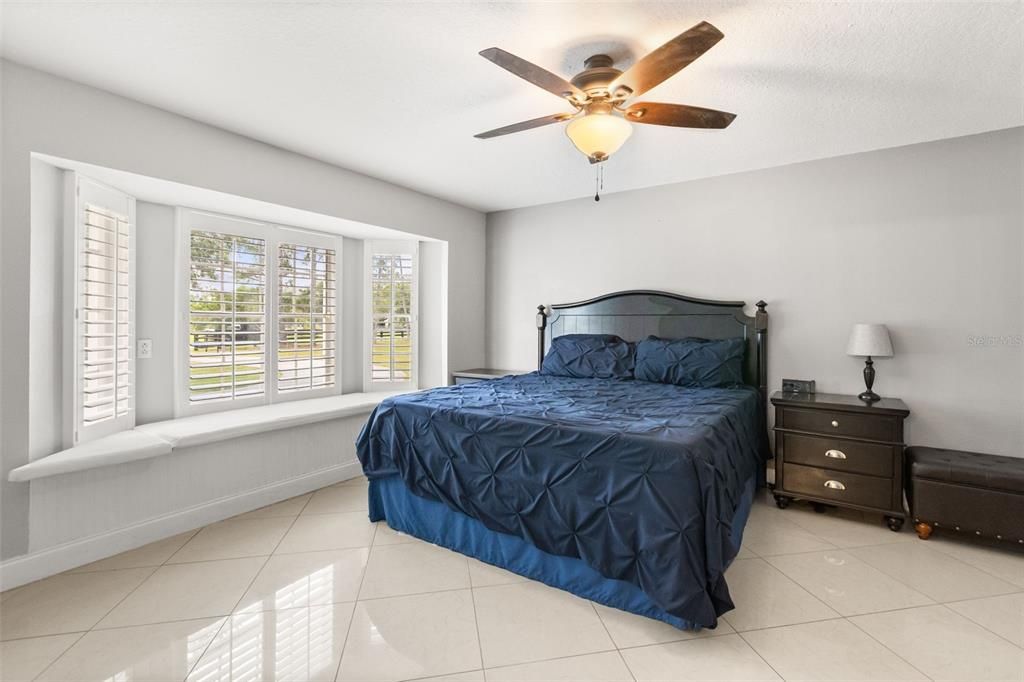 Active With Contract: $700,000 (3 beds, 2 baths, 1708 Square Feet)
