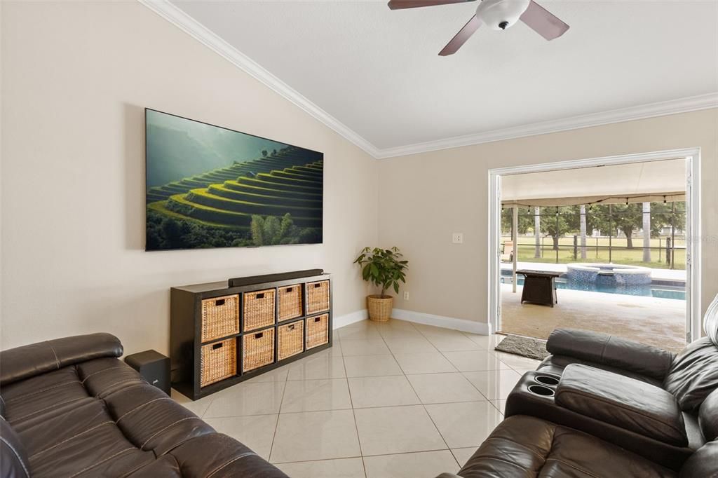Active With Contract: $700,000 (3 beds, 2 baths, 1708 Square Feet)
