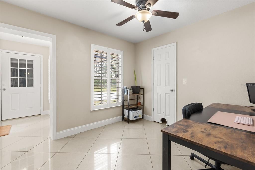 Active With Contract: $700,000 (3 beds, 2 baths, 1708 Square Feet)
