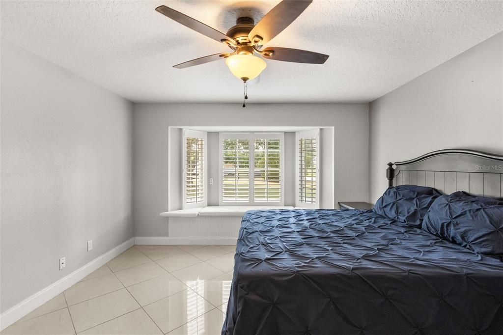 Active With Contract: $700,000 (3 beds, 2 baths, 1708 Square Feet)
