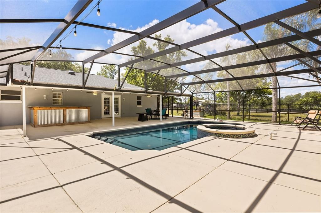 Active With Contract: $700,000 (3 beds, 2 baths, 1708 Square Feet)