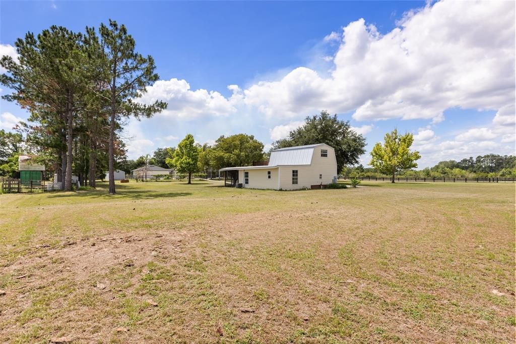 Active With Contract: $700,000 (3 beds, 2 baths, 1708 Square Feet)