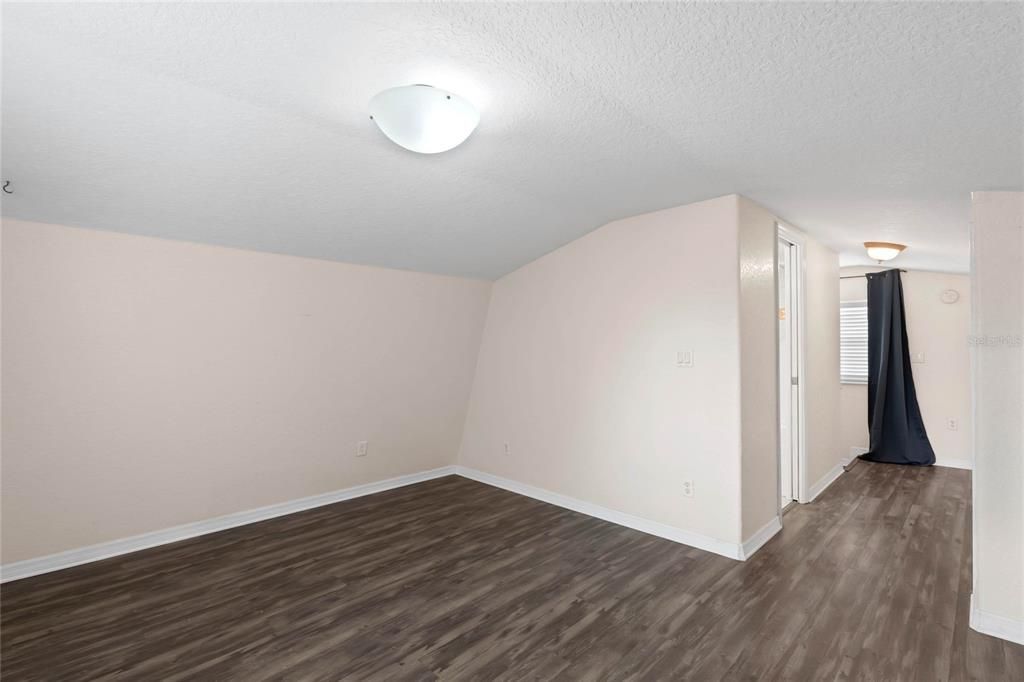 Active With Contract: $700,000 (3 beds, 2 baths, 1708 Square Feet)