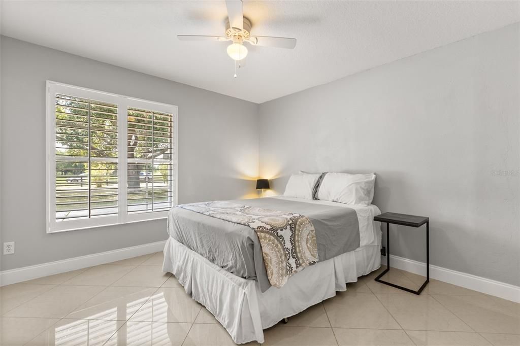 Active With Contract: $700,000 (3 beds, 2 baths, 1708 Square Feet)