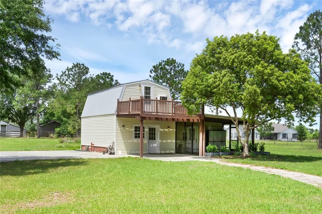 Active With Contract: $700,000 (3 beds, 2 baths, 1708 Square Feet)