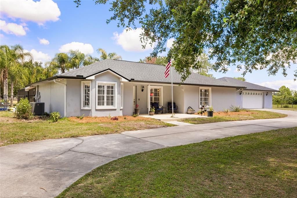 Active With Contract: $700,000 (3 beds, 2 baths, 1708 Square Feet)