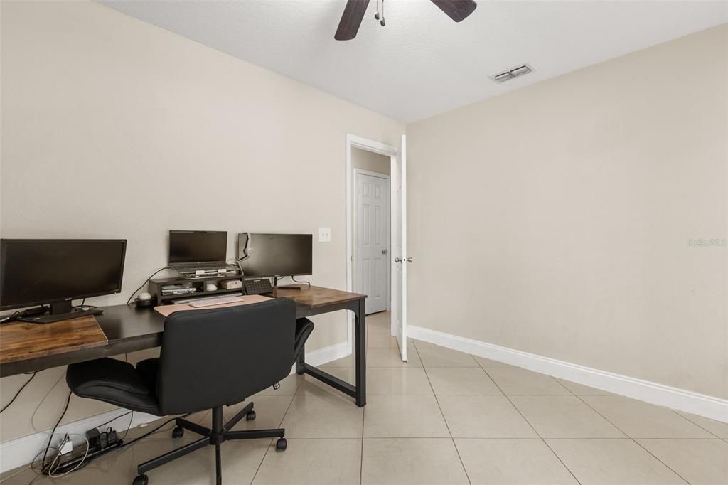 Active With Contract: $700,000 (3 beds, 2 baths, 1708 Square Feet)