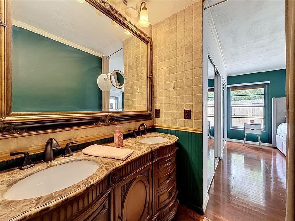 For Sale: $359,900 (3 beds, 2 baths, 1231 Square Feet)