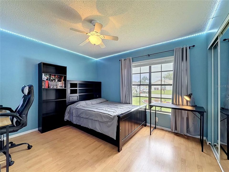 For Sale: $359,900 (3 beds, 2 baths, 1231 Square Feet)