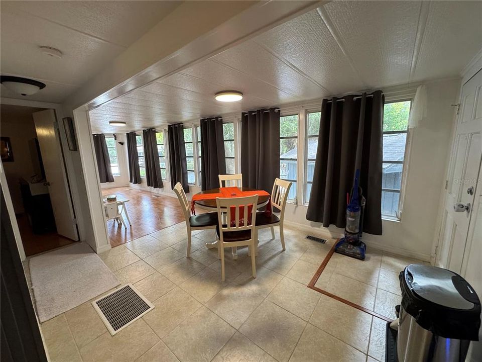 For Sale: $230,000 (3 beds, 2 baths, 1506 Square Feet)