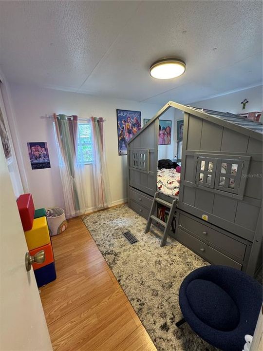 For Sale: $230,000 (3 beds, 2 baths, 1506 Square Feet)