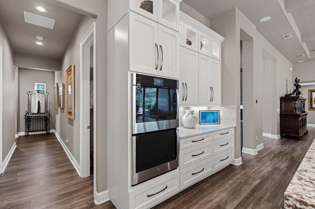 For Sale: $2,100,000 (5 beds, 5 baths, 4272 Square Feet)