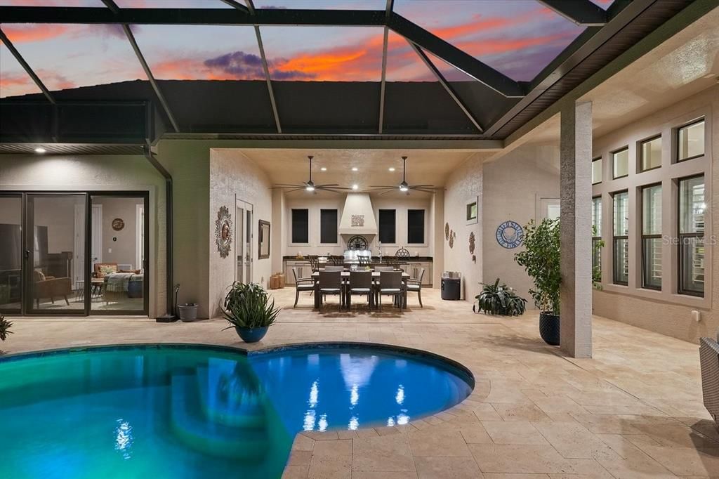 For Sale: $2,100,000 (5 beds, 5 baths, 4272 Square Feet)