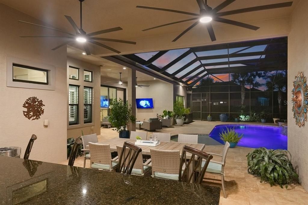 For Sale: $2,100,000 (5 beds, 5 baths, 4272 Square Feet)