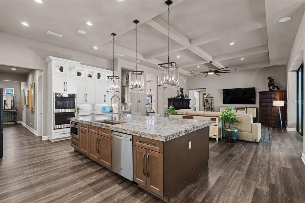 For Sale: $2,100,000 (5 beds, 5 baths, 4272 Square Feet)