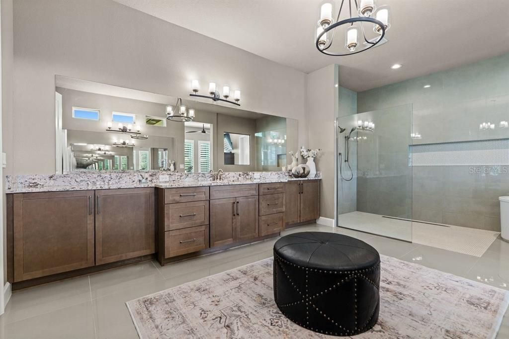 For Sale: $2,100,000 (5 beds, 5 baths, 4272 Square Feet)