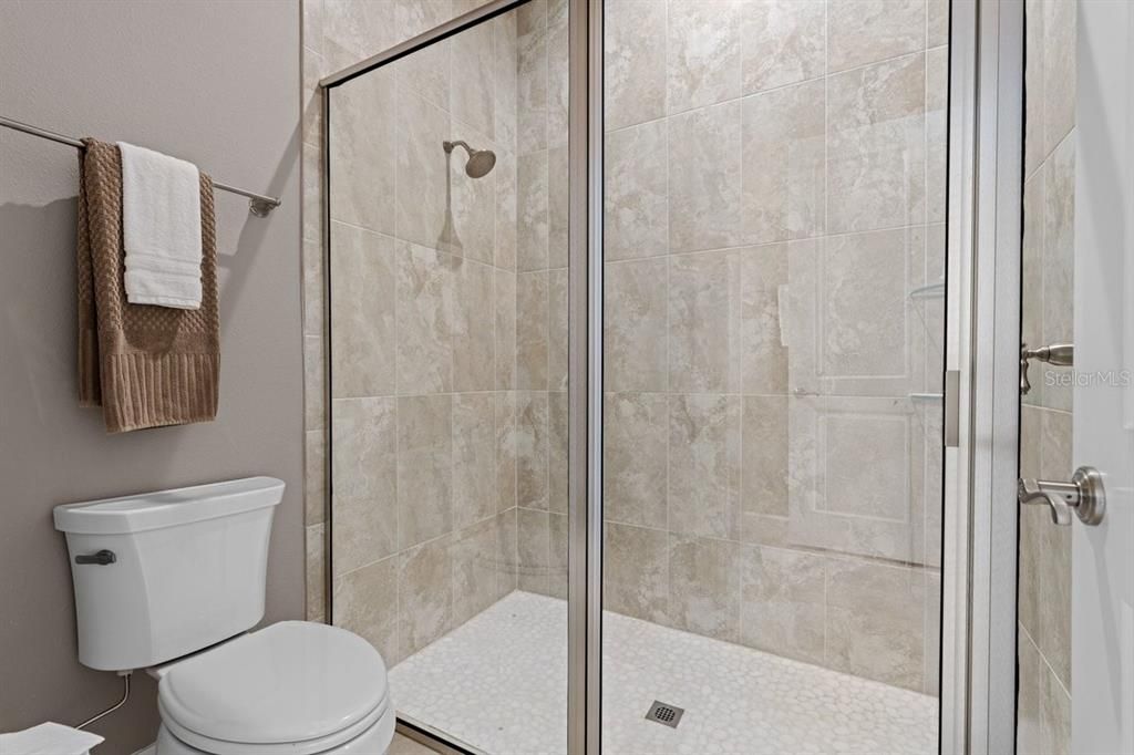 For Sale: $2,100,000 (5 beds, 5 baths, 4272 Square Feet)