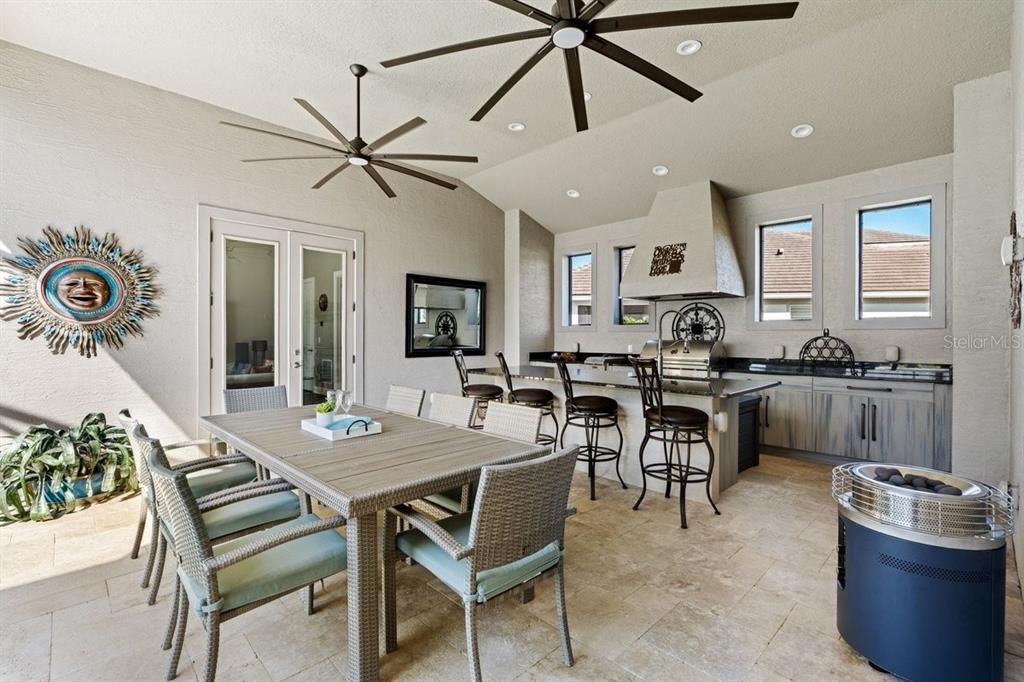 For Sale: $2,100,000 (5 beds, 5 baths, 4272 Square Feet)