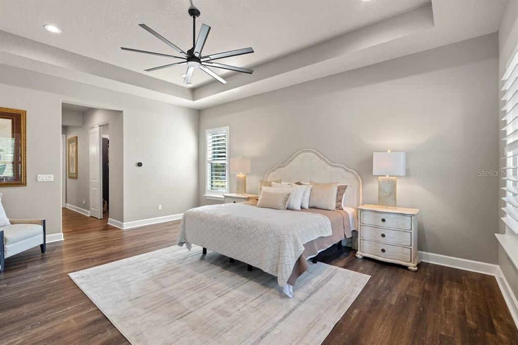 For Sale: $2,100,000 (5 beds, 5 baths, 4272 Square Feet)