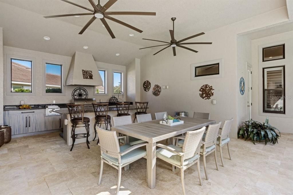 For Sale: $2,100,000 (5 beds, 5 baths, 4272 Square Feet)