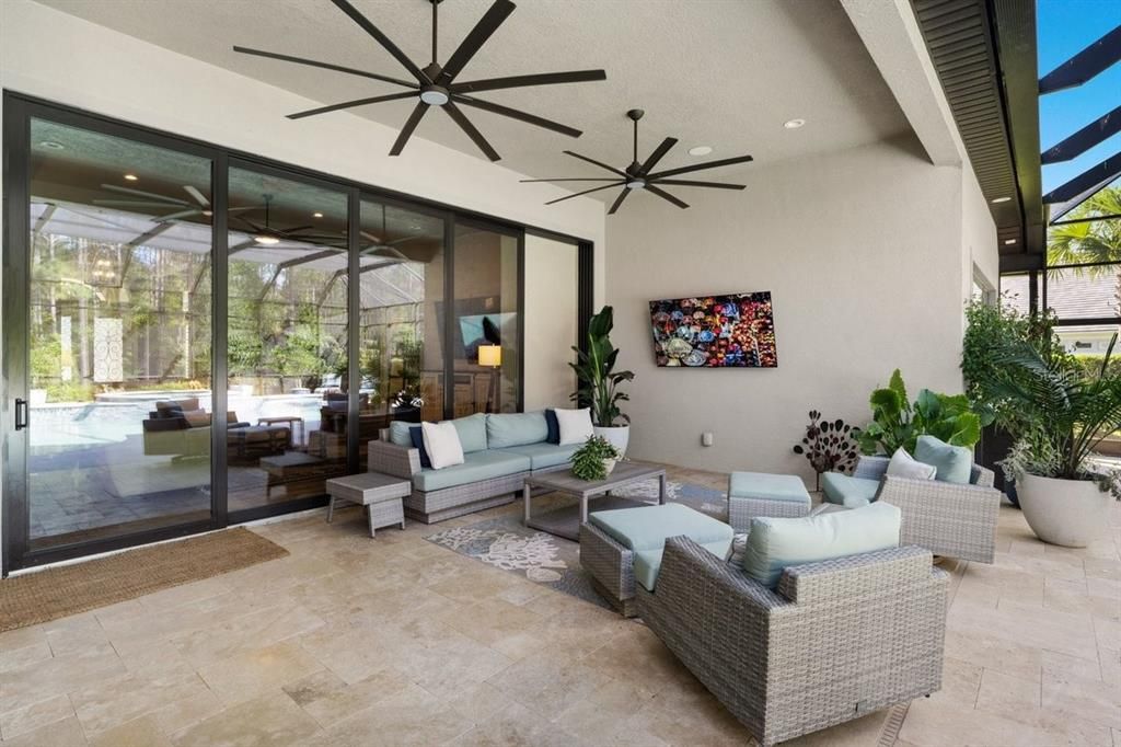 For Sale: $2,100,000 (5 beds, 5 baths, 4272 Square Feet)