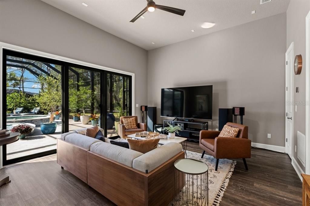 For Sale: $2,100,000 (5 beds, 5 baths, 4272 Square Feet)