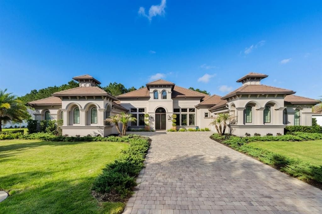 For Sale: $2,100,000 (5 beds, 5 baths, 4272 Square Feet)