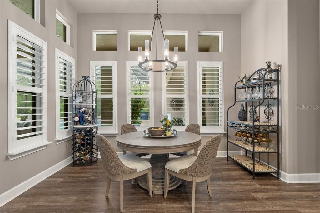 For Sale: $2,100,000 (5 beds, 5 baths, 4272 Square Feet)