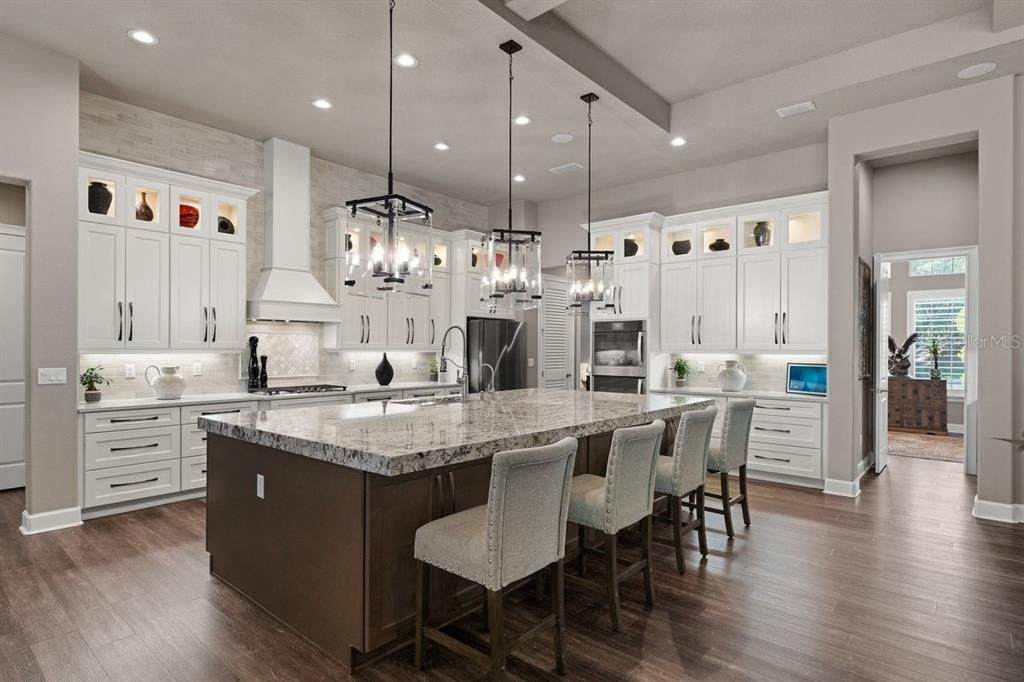 For Sale: $2,100,000 (5 beds, 5 baths, 4272 Square Feet)