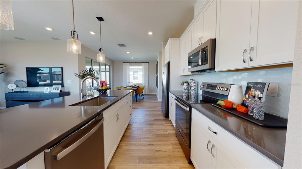 For Sale: $489,999 (4 beds, 3 baths, 2170 Square Feet)