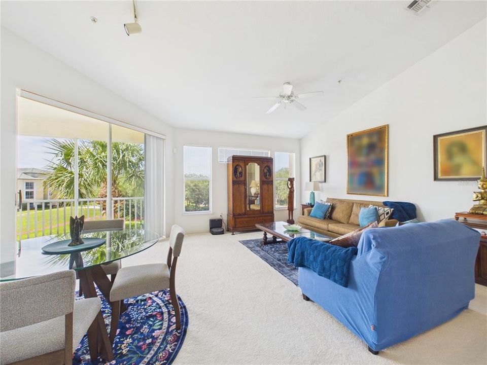 For Sale: $239,000 (2 beds, 2 baths, 1048 Square Feet)