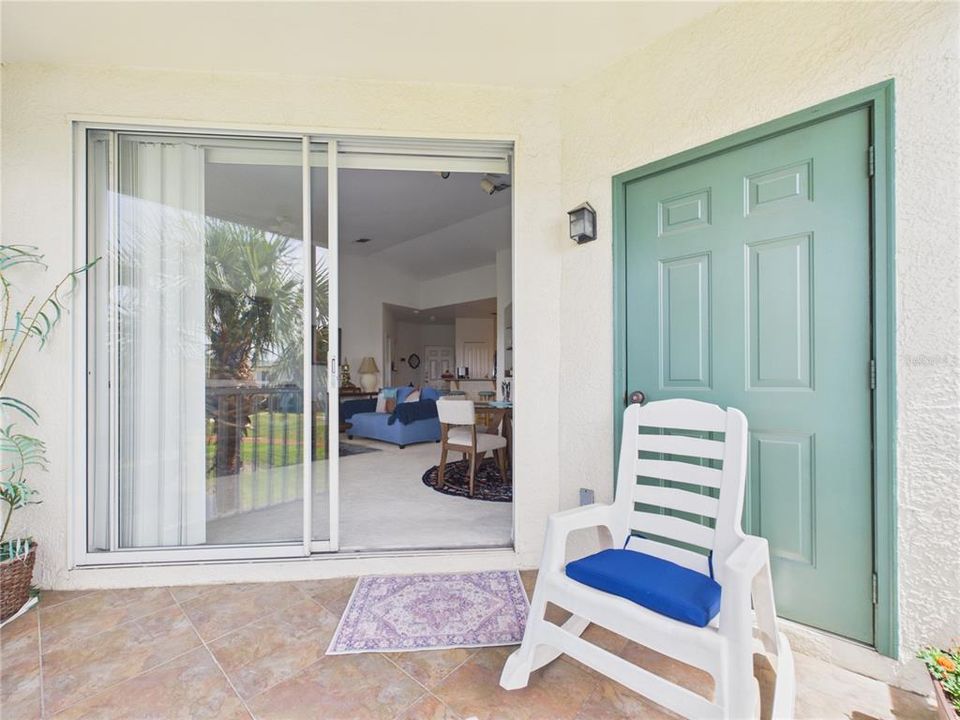 For Sale: $239,000 (2 beds, 2 baths, 1048 Square Feet)