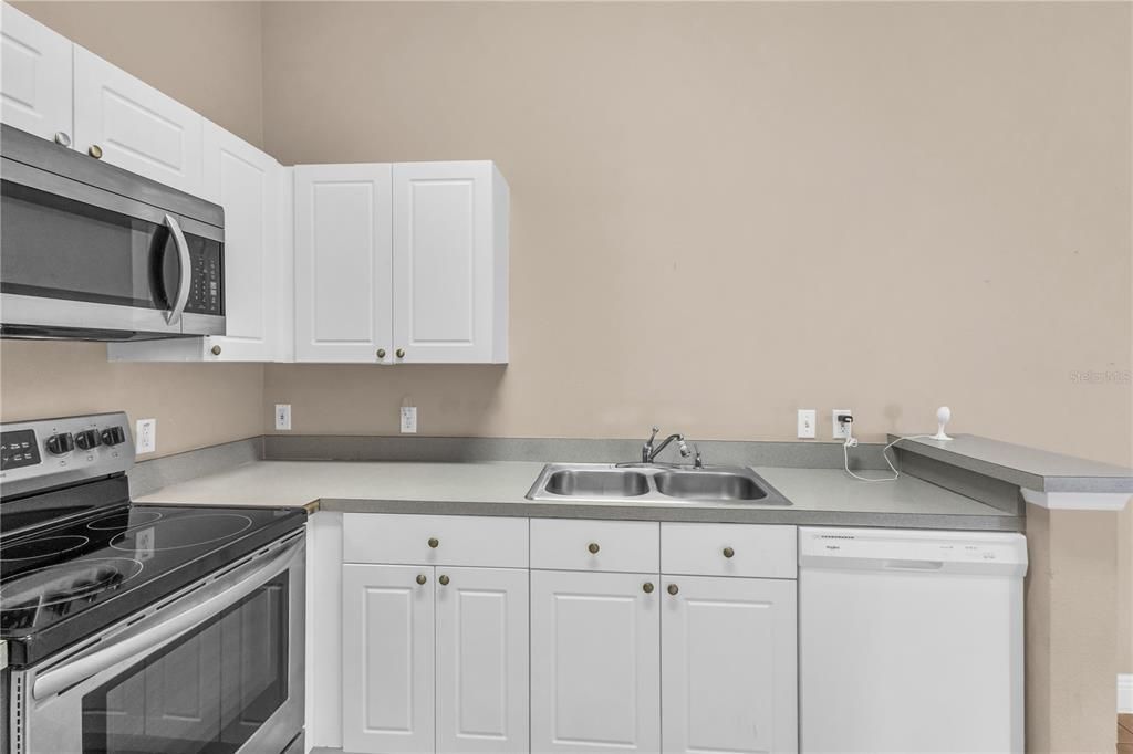 For Sale: $219,999 (3 beds, 2 baths, 1245 Square Feet)