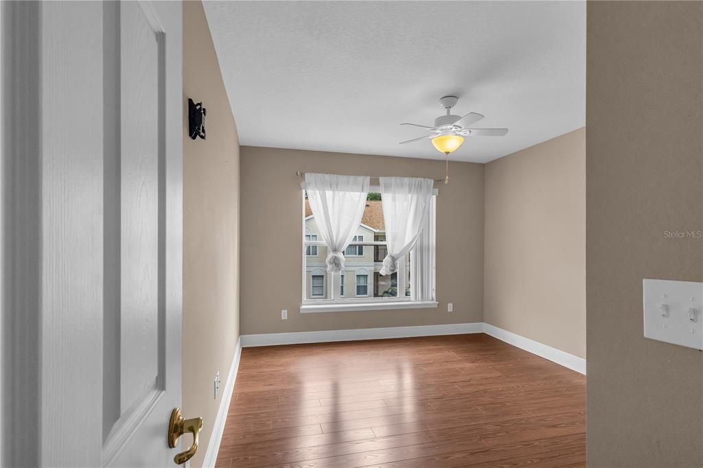 For Sale: $219,999 (3 beds, 2 baths, 1245 Square Feet)