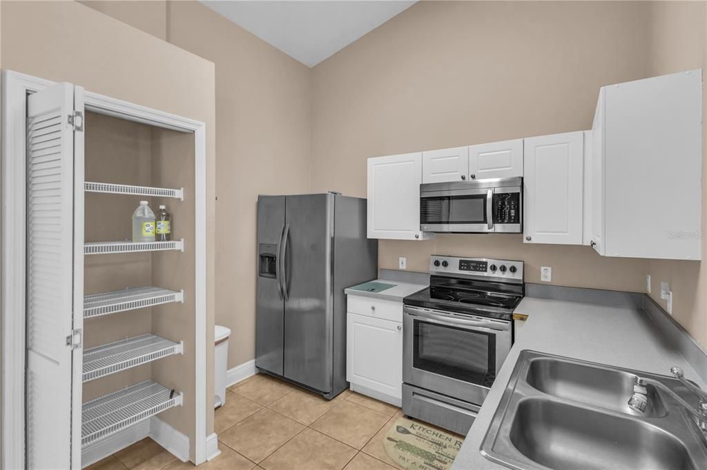 For Sale: $219,999 (3 beds, 2 baths, 1245 Square Feet)