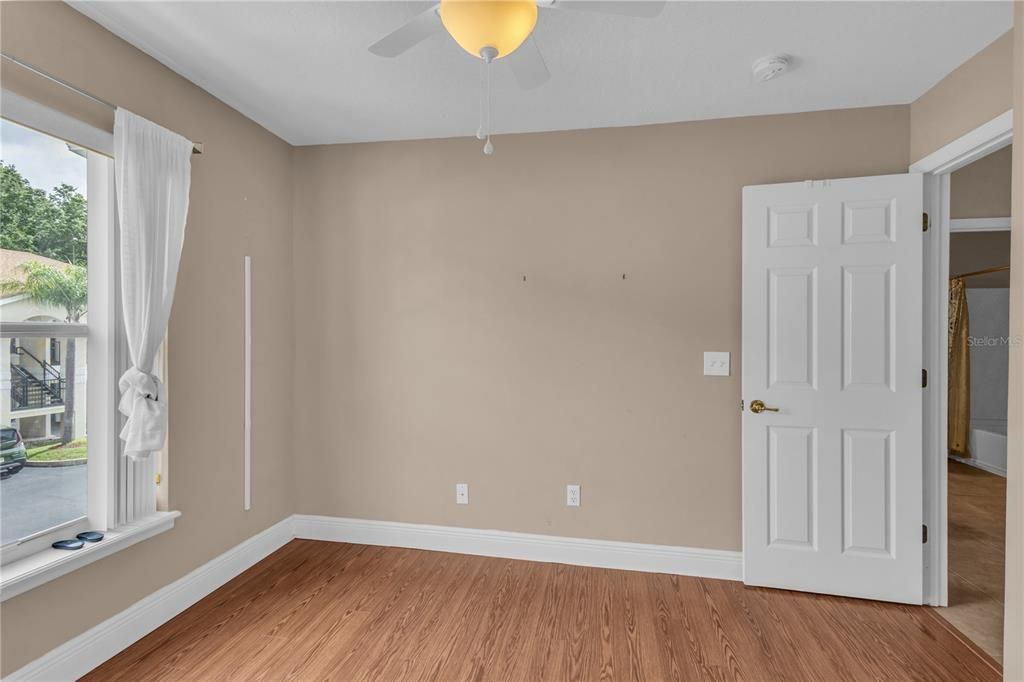 For Sale: $219,999 (3 beds, 2 baths, 1245 Square Feet)