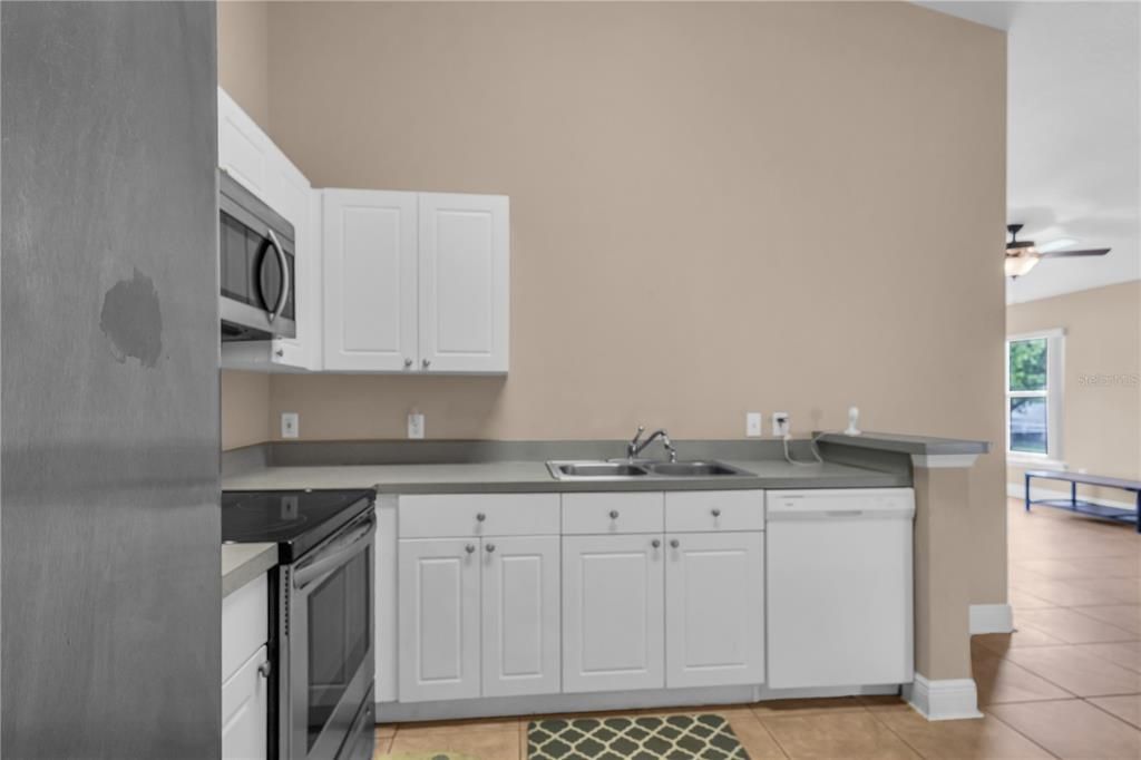 For Sale: $219,999 (3 beds, 2 baths, 1245 Square Feet)